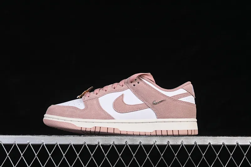 All categories Nk SB Dunk series Nk SB Dunk Low low-top sneakers Nike SB Dunk Low Year of the Horse pink and white low-top casual sneakers IB4417-102